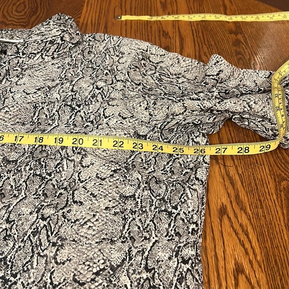 Elizabeth by Liz Claiborne Button Down - Picture 8 of 11